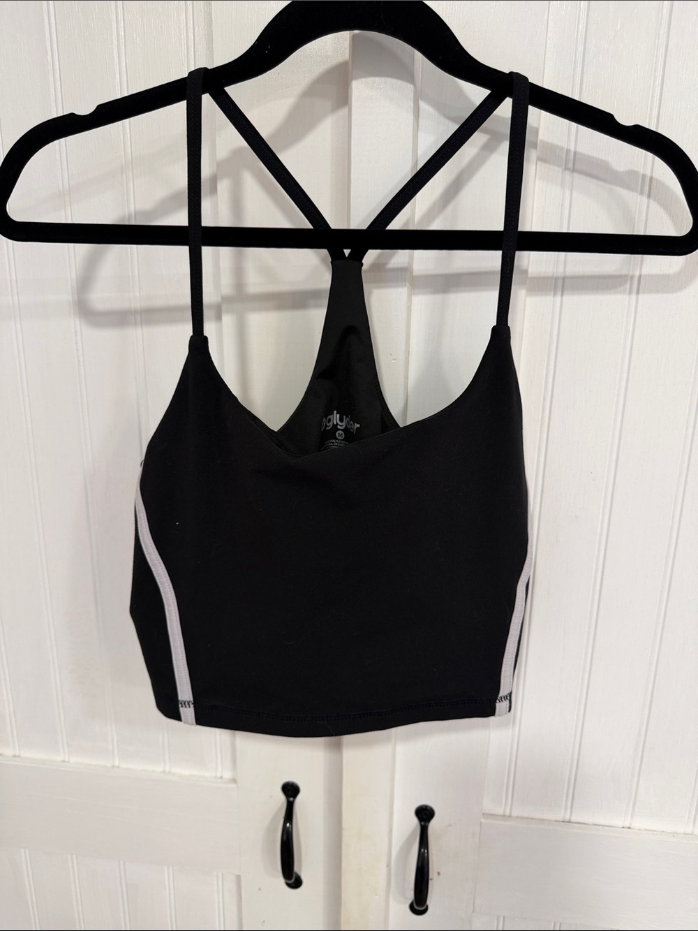Glider Black exercise top with Contrast Trim black w/white size M
